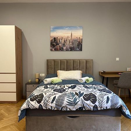 Studio Apartment Fiorello I Rijeka Exteriör bild