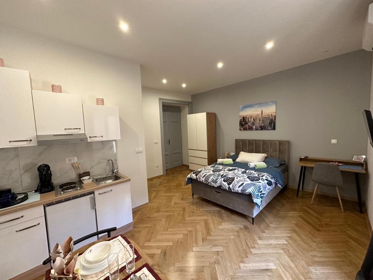 Studio Apartment Fiorello I Rijeka Exteriör bild